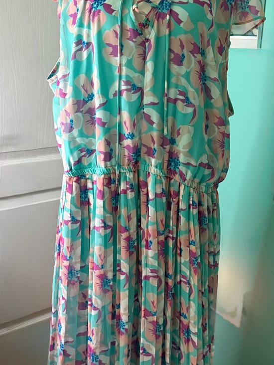 Ashley Nell Tipton Dresses & Skirts - Ashley Nell Tipton Mint Floral Pleated Dress with Pink & Purple Accents 3X